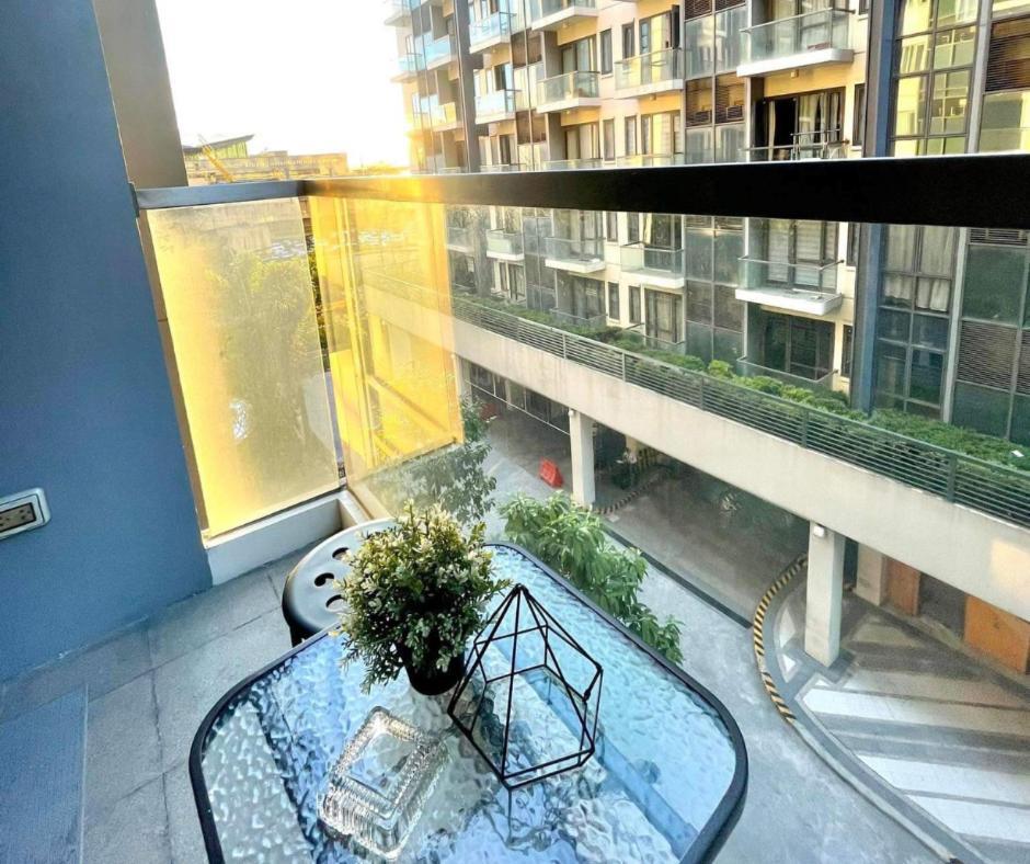 Lovely Unit With Free Wi-Fi & Netflix I Across Naia T3 Airport Манила Экстерьер фото